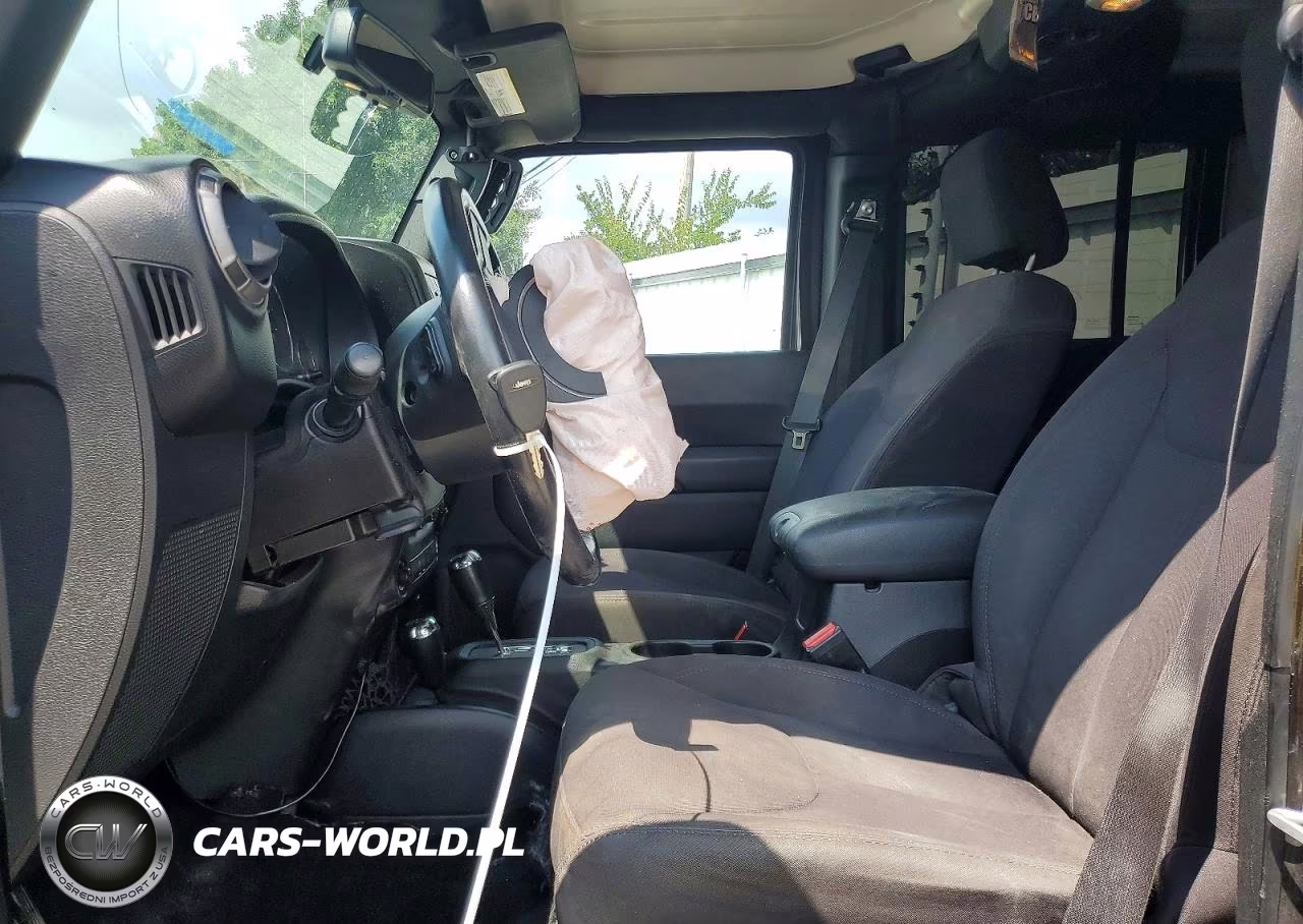 2013 Jeep Wrangler Unlimited Sport VIN:1C4HJWDG7DL682275 - 7
