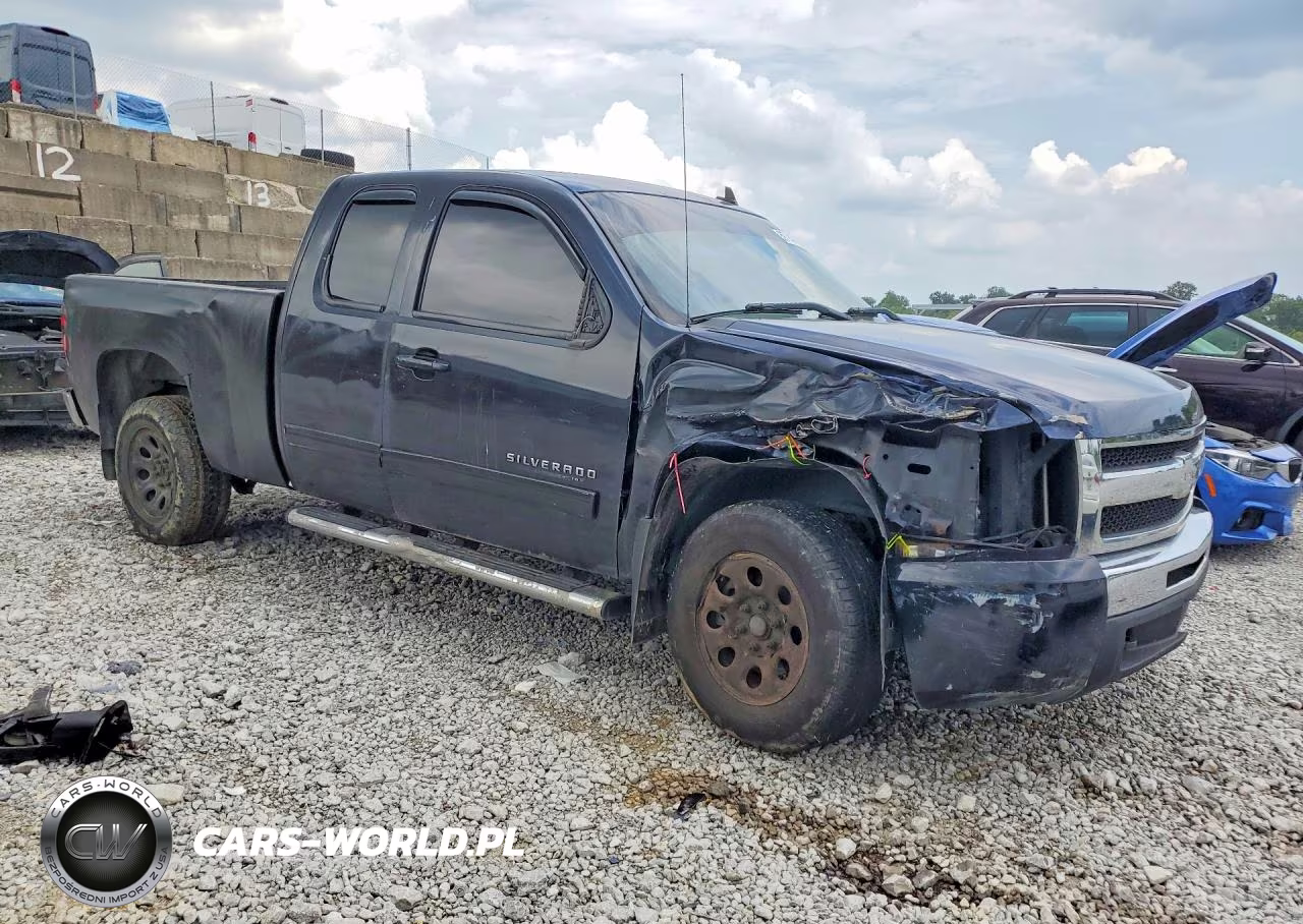 2010 Chevrolet Silverado K1500 Ls VIN:1GCSKREA4AZ236236 - 4
