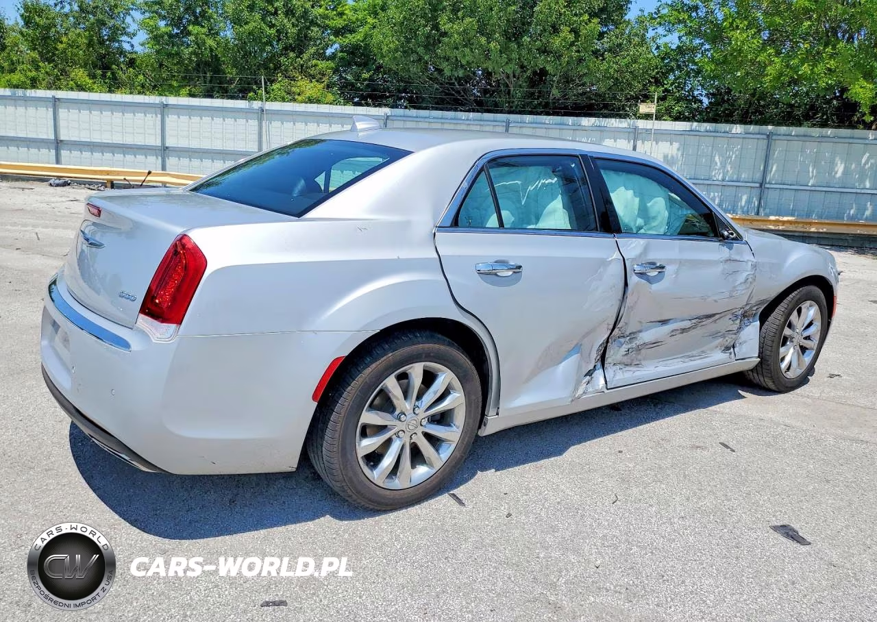 2019 Chrysler 300 Limited VIN:2C3CCAKG9KH627044 - 3