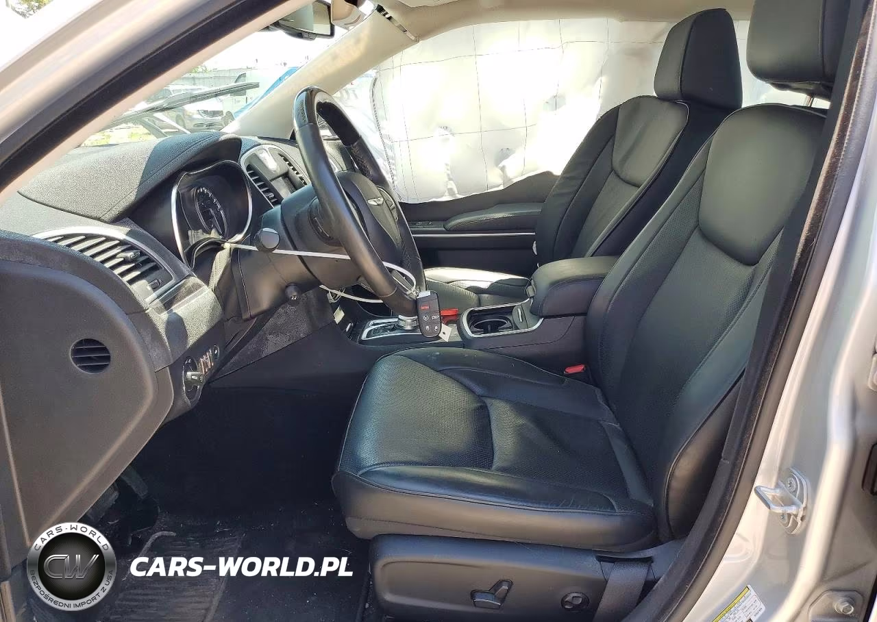 2019 Chrysler 300 Limited VIN:2C3CCAKG9KH627044 - 7