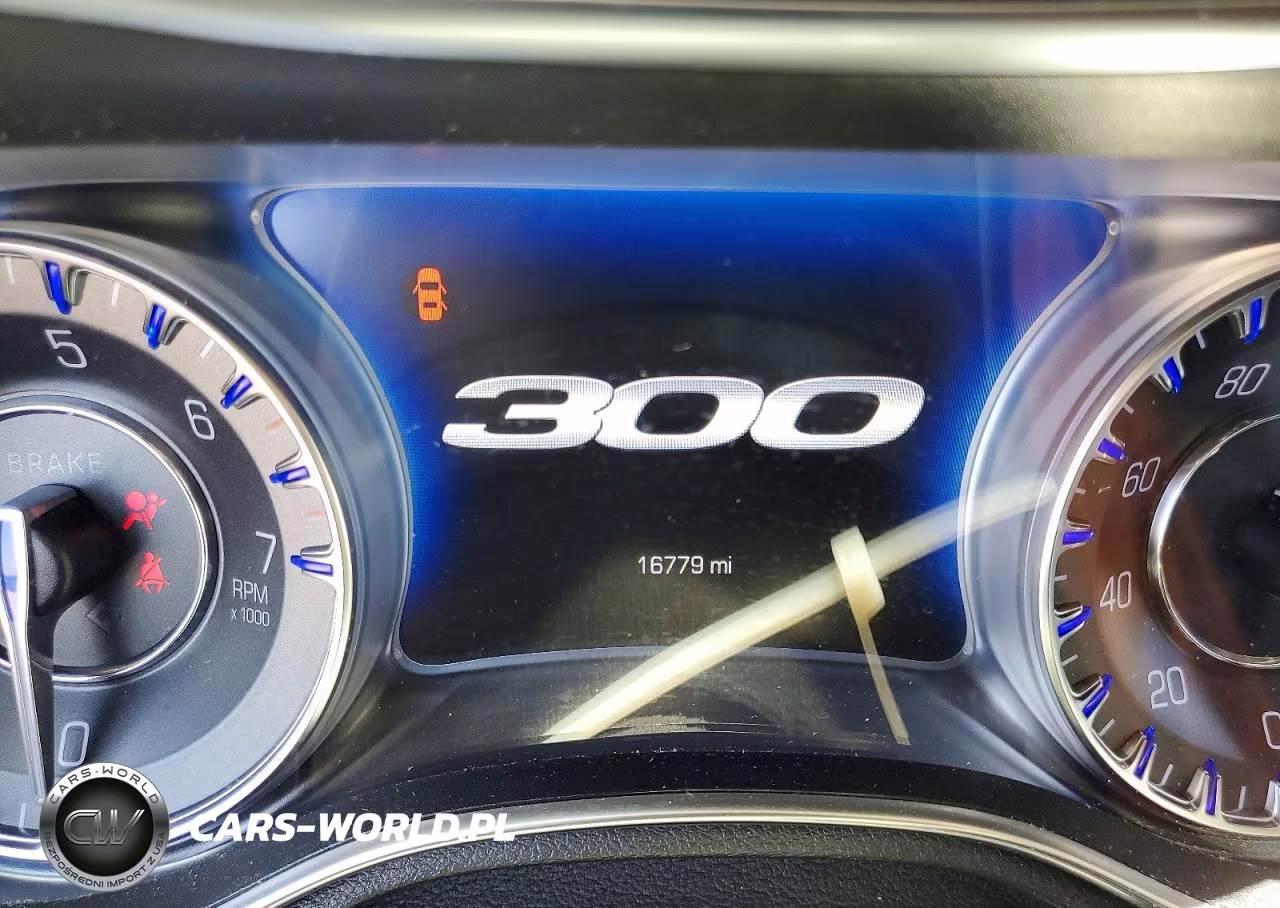 2019 Chrysler 300 Limited VIN:2C3CCAKG9KH627044 - 9