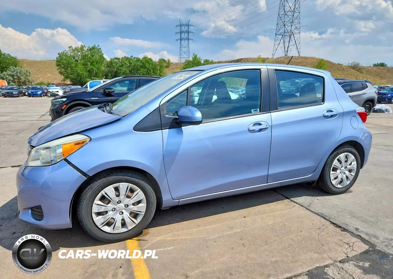 2014 Toyota Yaris 5-Door Le