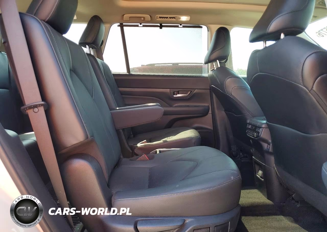 2024 Toyota Grand Highlander Platinum VIN:5TDAAAB59RS009001 - 11