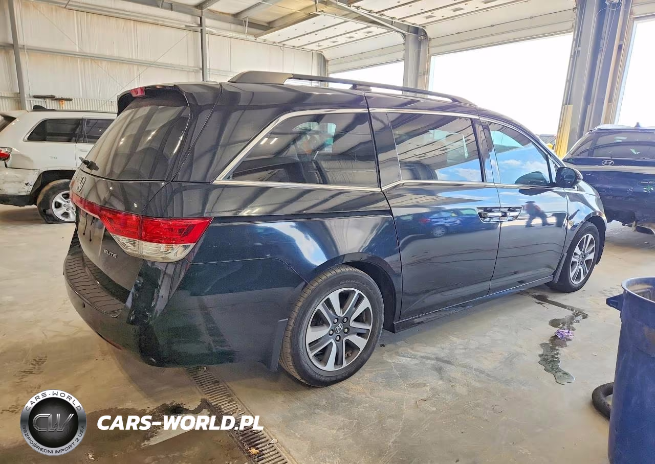 2014 Honda Odyssey Touring VIN:5FNRL5H90EB079516 - 3