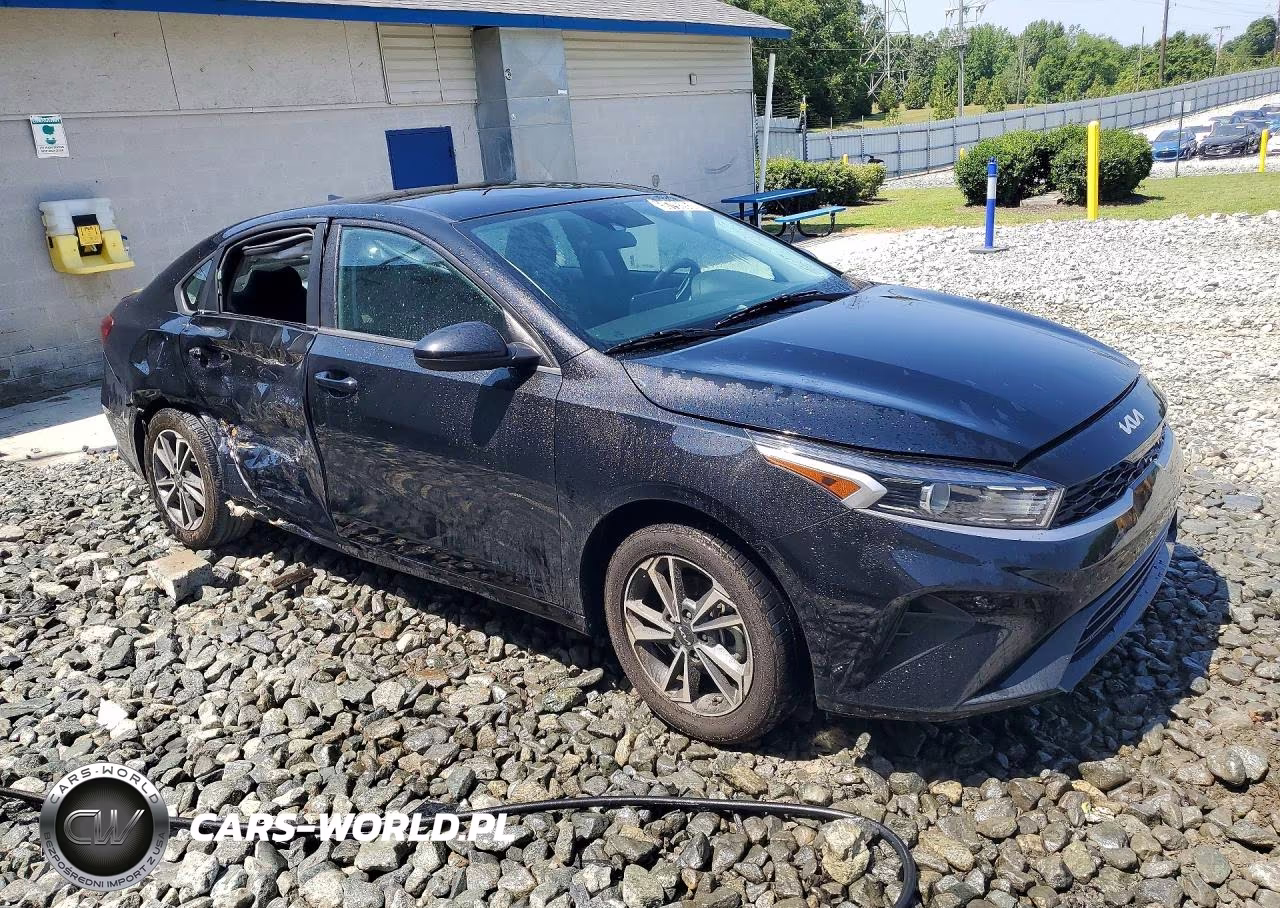 2024 Kia Forte Lxs VIN:3KPF24AD7RE741358 - 4