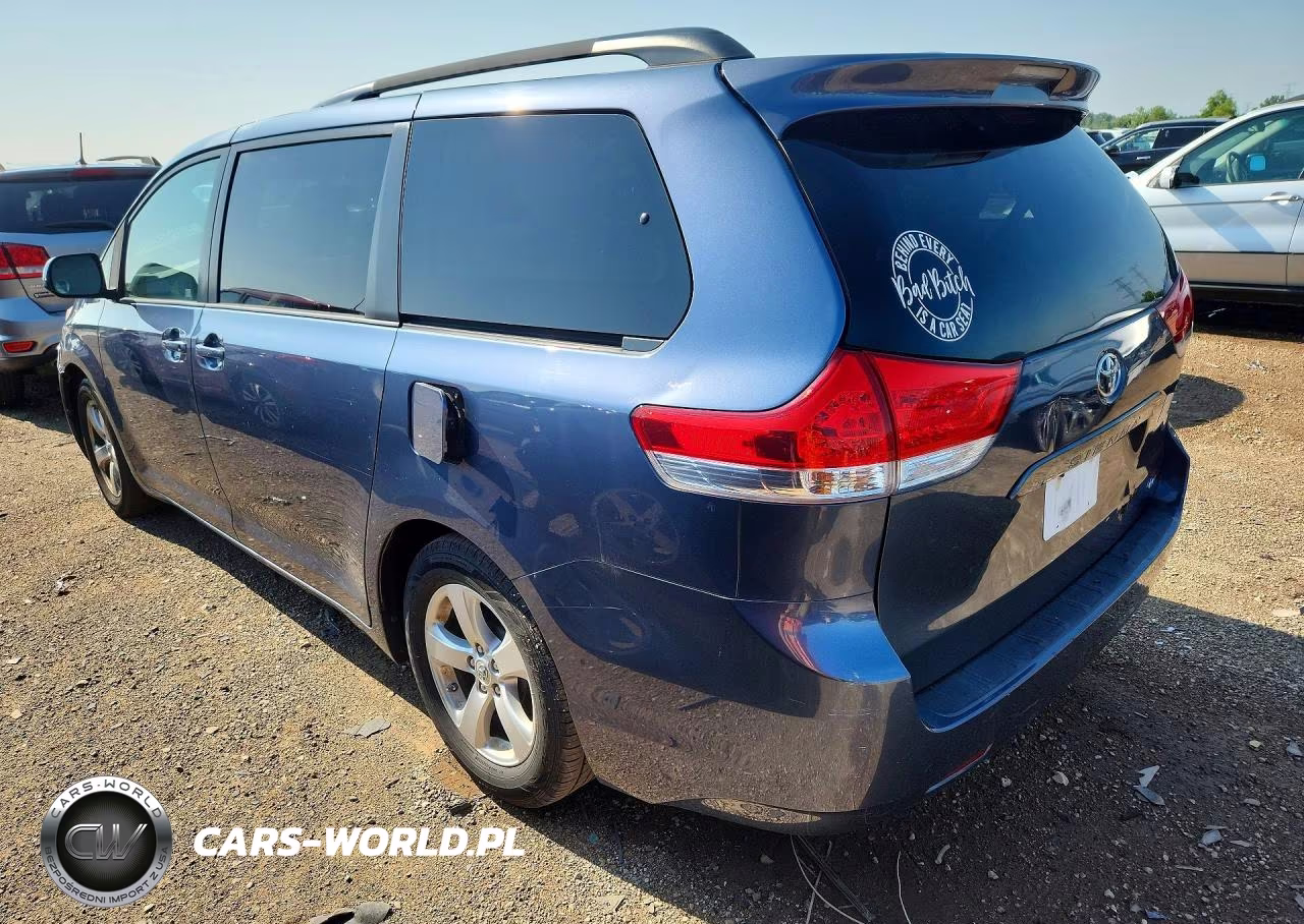 2014 Toyota Sienna Le VIN:5TDKK3DC3ES526815 - 2