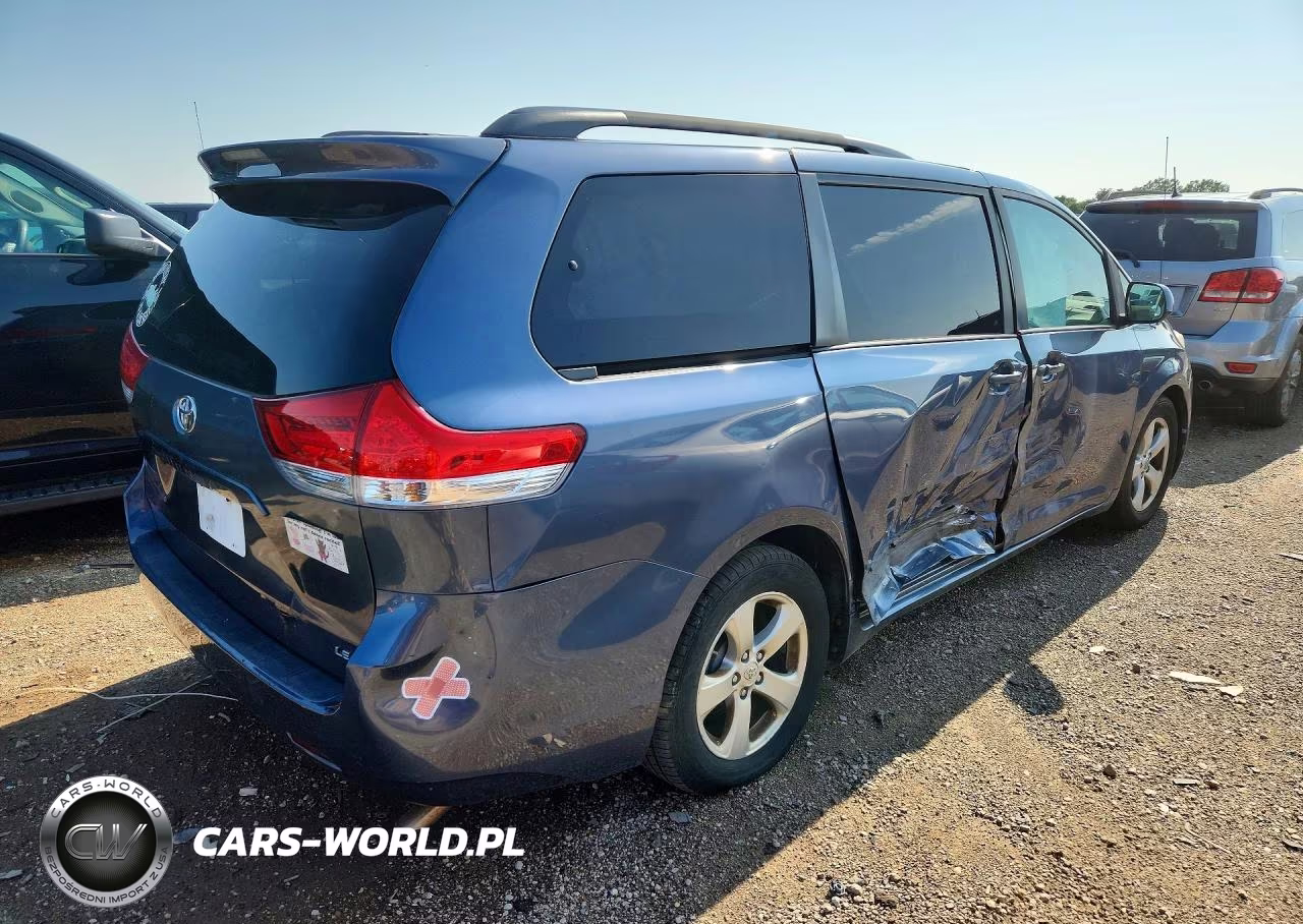 2014 Toyota Sienna Le VIN:5TDKK3DC3ES526815 - 3