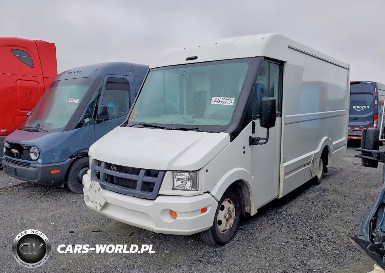 2016 Isuzu Reach Delivery Van