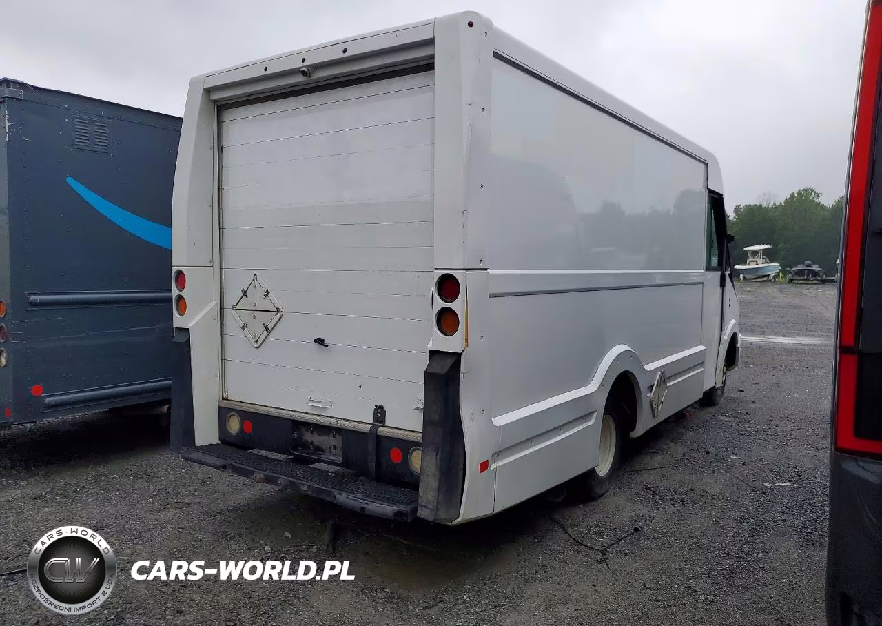 2016 Isuzu Reach Delivery Van VIN:JALB4T17XG7W00048 - 3
