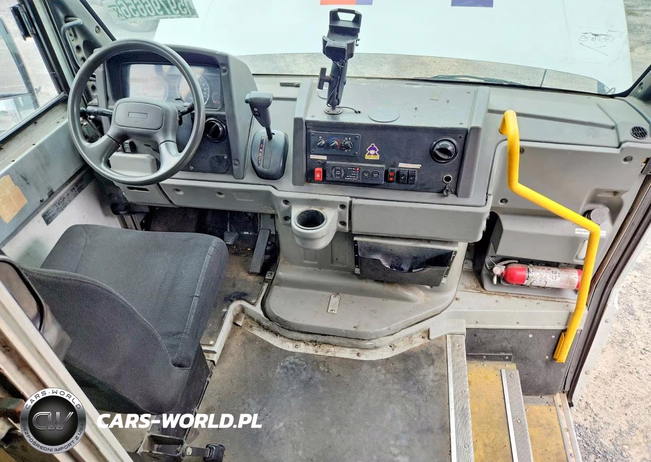 2016 Isuzu Reach Delivery Van VIN:JALB4T17XG7W00048 - 8