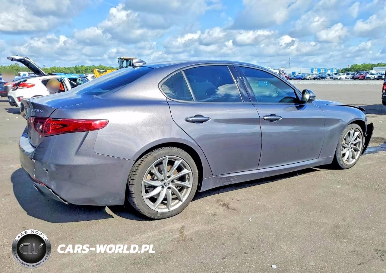 2023 Alfa Romeo Giulia Sprint VIN:ZARFAMAN8P7666572 - 3