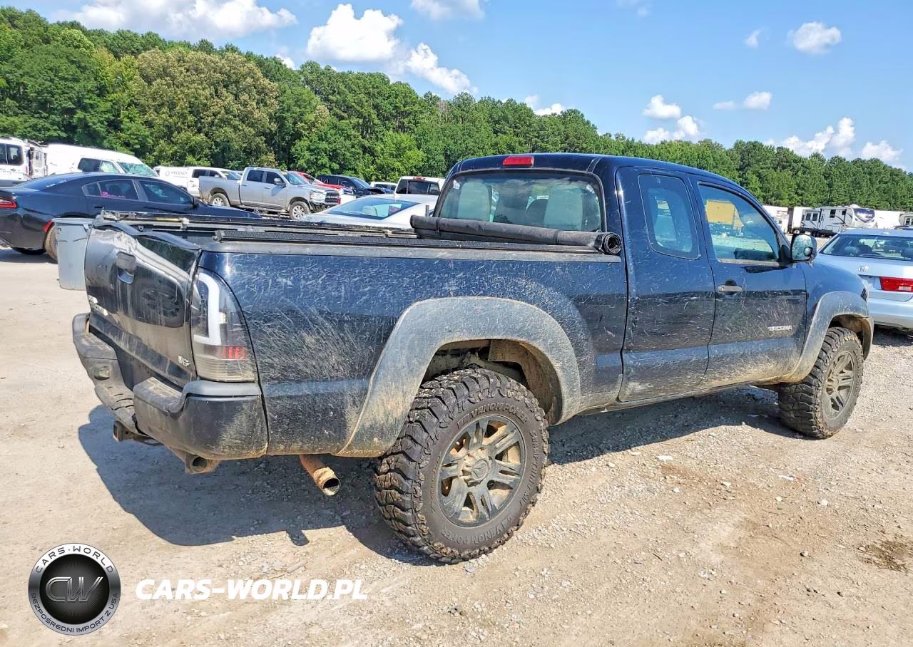2015 Toyota Tacoma V6 VIN:5TFUU4EN9FX136774 - 3