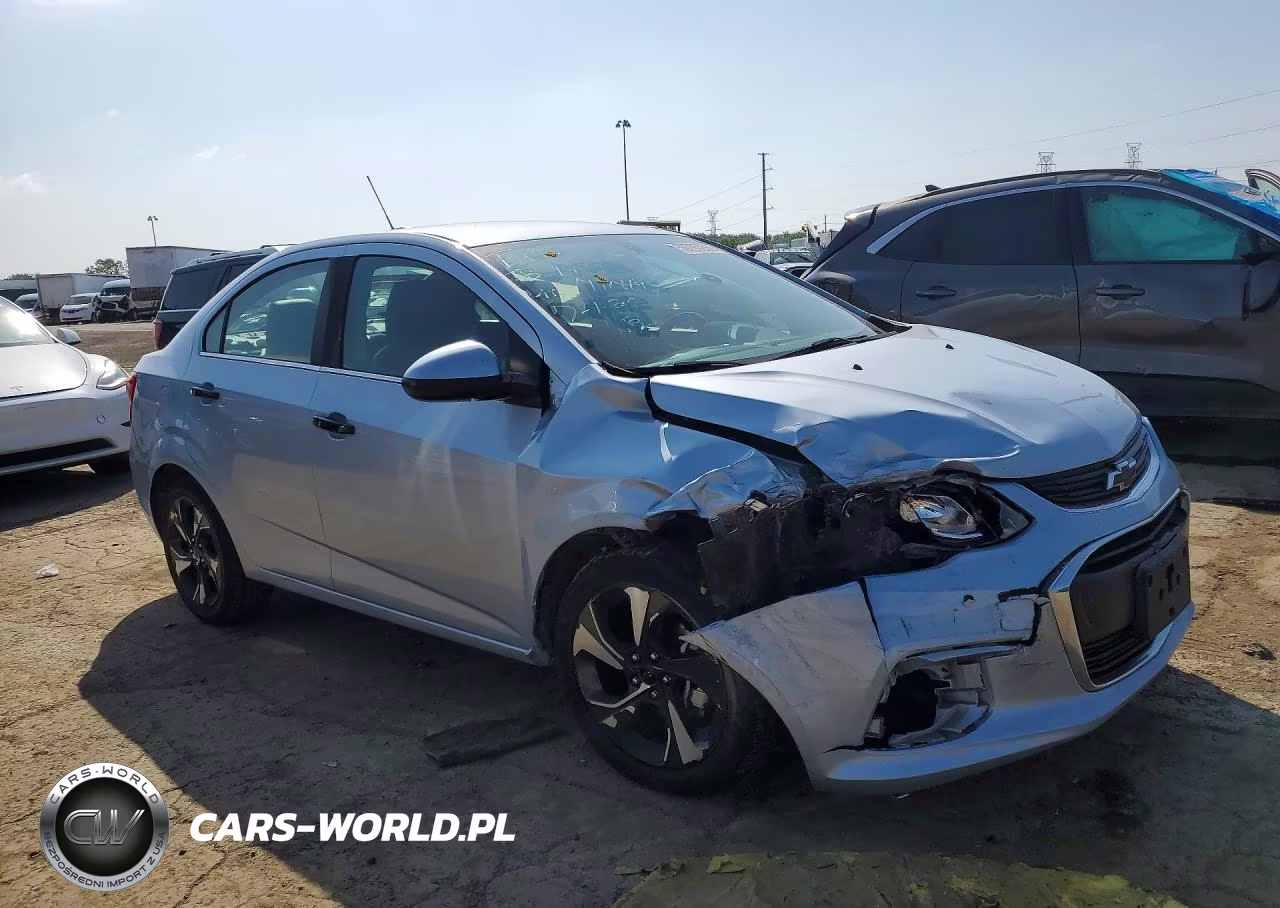 2017 Chevrolet Sonic Premier VIN:1G1JF5SB0H4110493 - 4