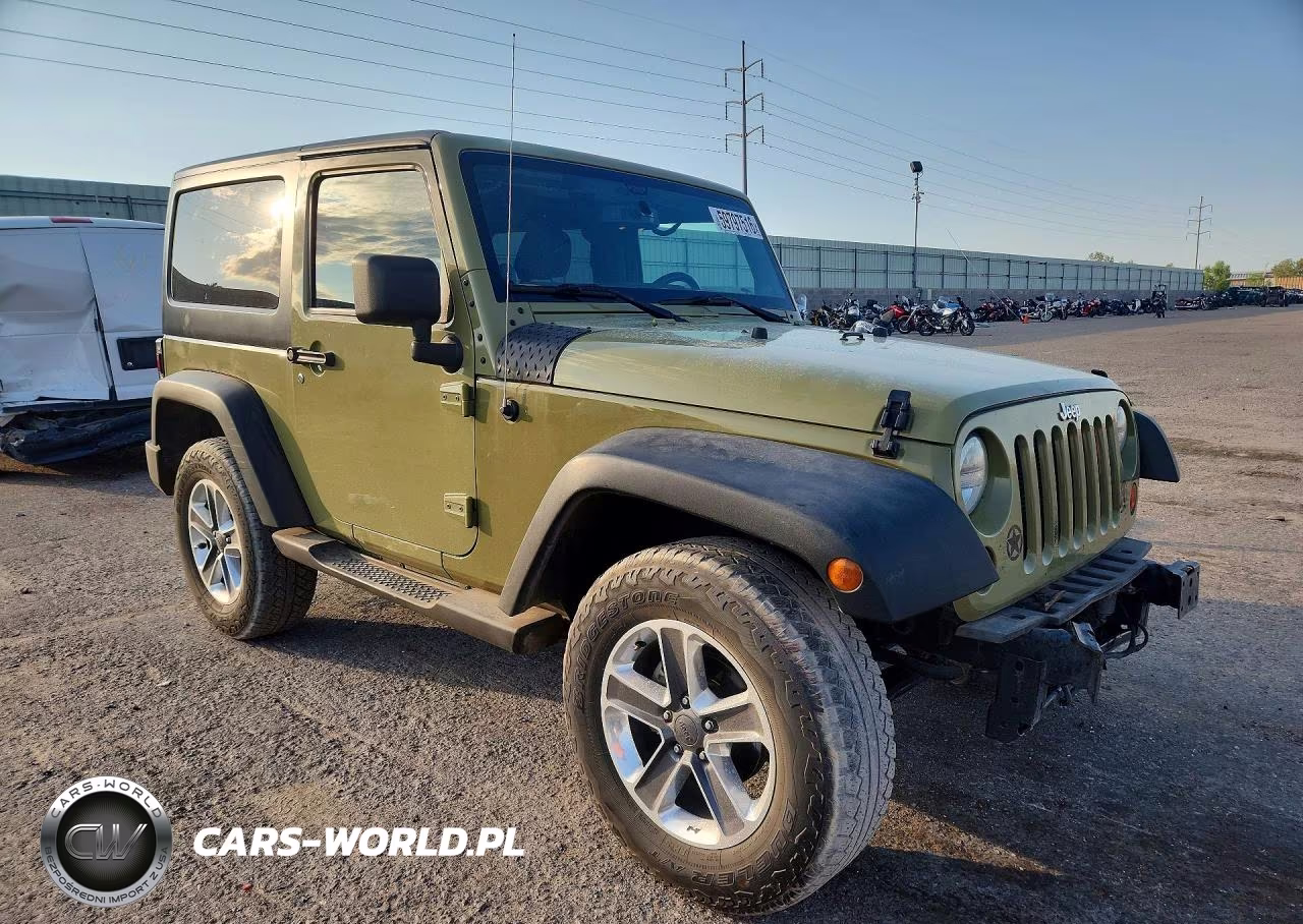 2013 Jeep Wrangler Sport VIN:1C4AJWAG5DL637535 - 4