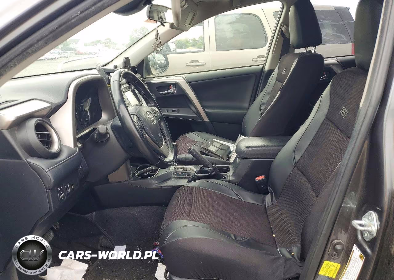 2018 Toyota Rav4 Xle VIN:JTMRFREV4JJ246219 - 7