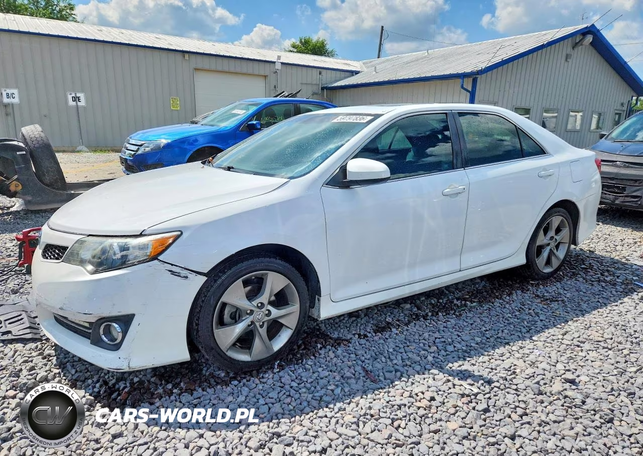 2012 Toyota Camry Se V6 – zdjęcie 1 z 12
