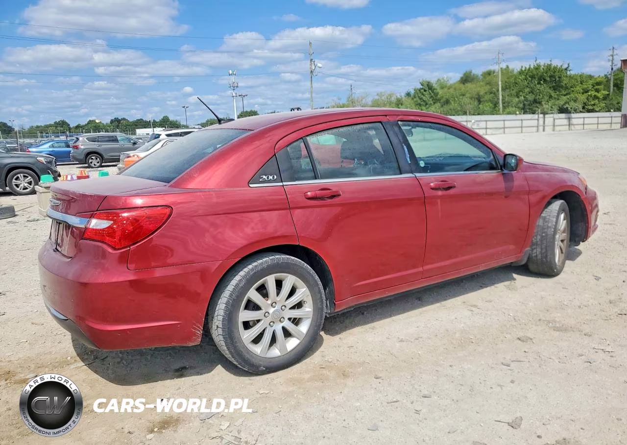 2013 Chrysler 200 Touring VIN:1C3CCBBG2DN569925 - 3