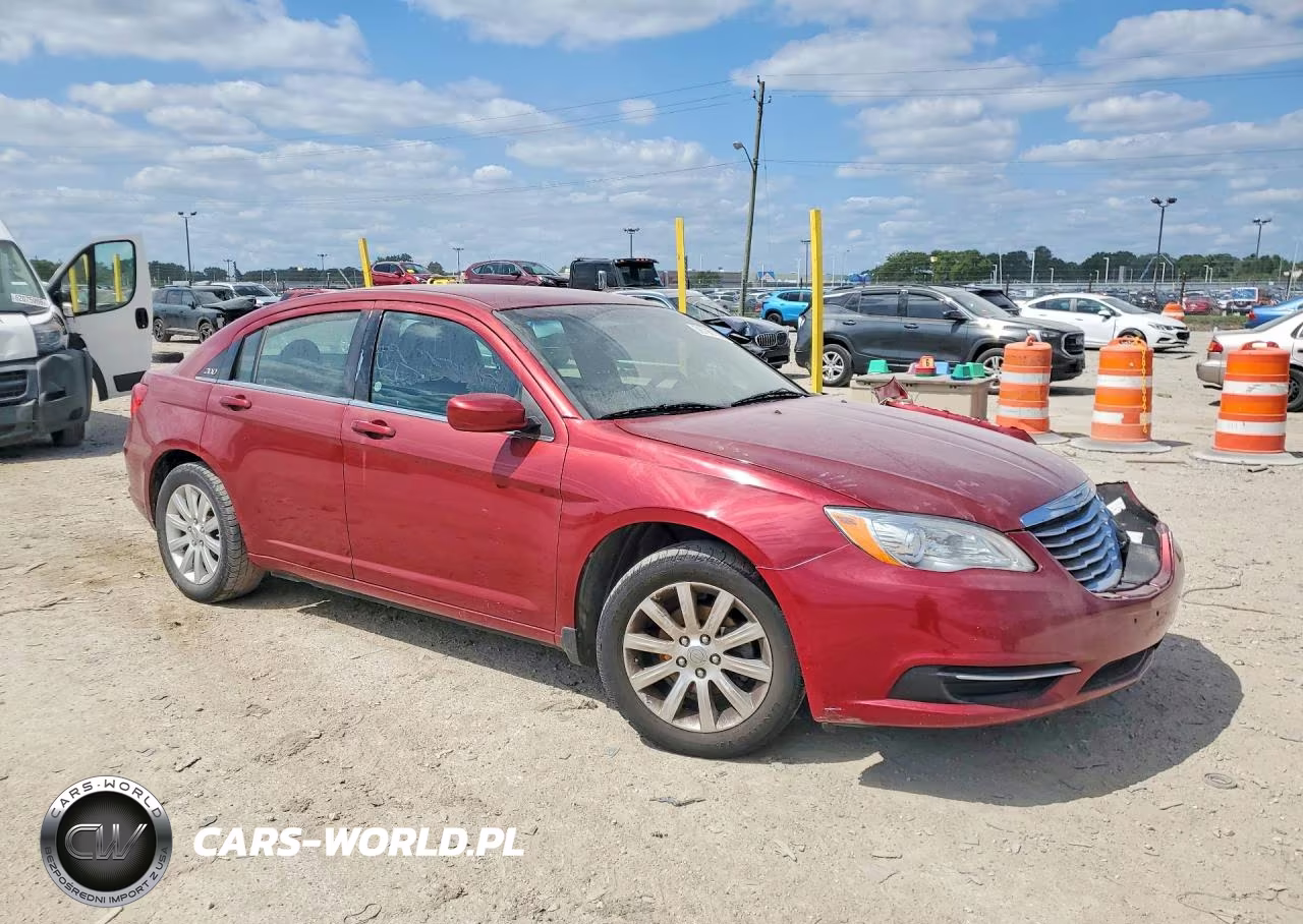 2013 Chrysler 200 Touring VIN:1C3CCBBG2DN569925 - 4