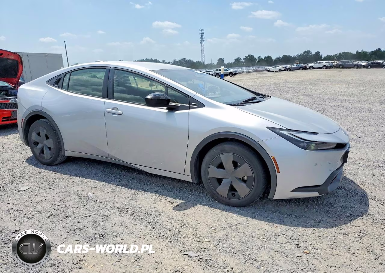 2024 Toyota Prius Le VIN:JTDACAAU6R3029081 - 4