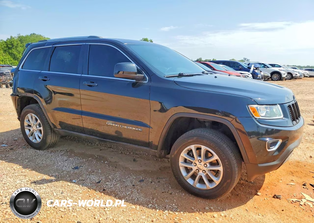 2014 Jeep Grand Cherokee Laredo VIN:1C4RJFAG1EC352240 - 4