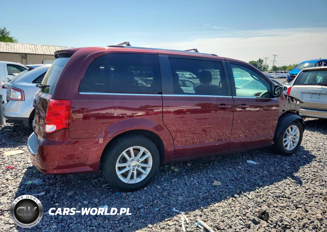 2018 Dodge Grand Caravan Sxt VIN:2C4RDGCG5JR157821 - 3