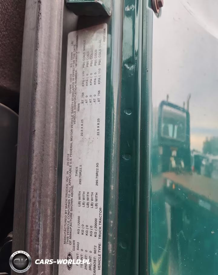 2017 Mack Cxu612 Semi Truck VIN:1M1AW01X1HM009860 - 10