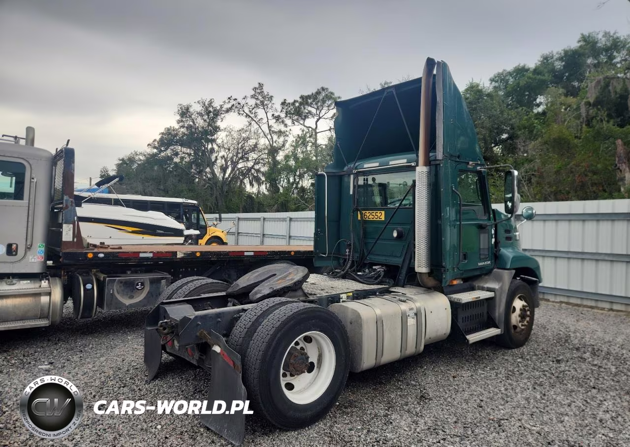 2017 Mack Cxu612 Semi Truck VIN:1M1AW01X1HM009860 - 4