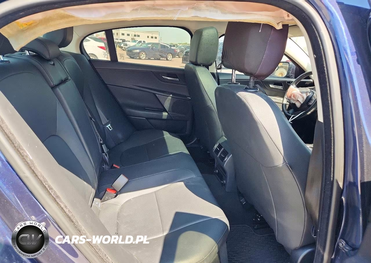 2017 Jaguar Xe Premium VIN:SAJAD4BG3HA973536 - 10