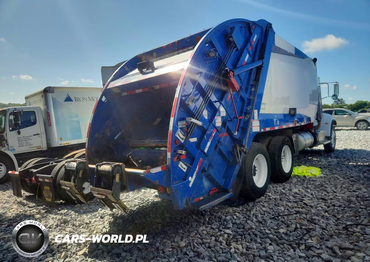 2017 Peterbilt 348 Refuse Truck VIN:2NP3LJ0X1HM448827 - 3
