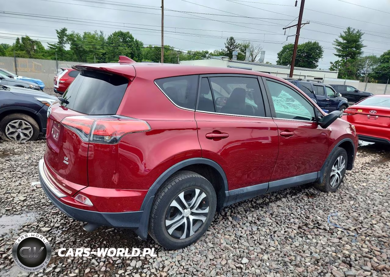 2018 Toyota Rav4 Le VIN:2T3BFREV3JW743717 - 3
