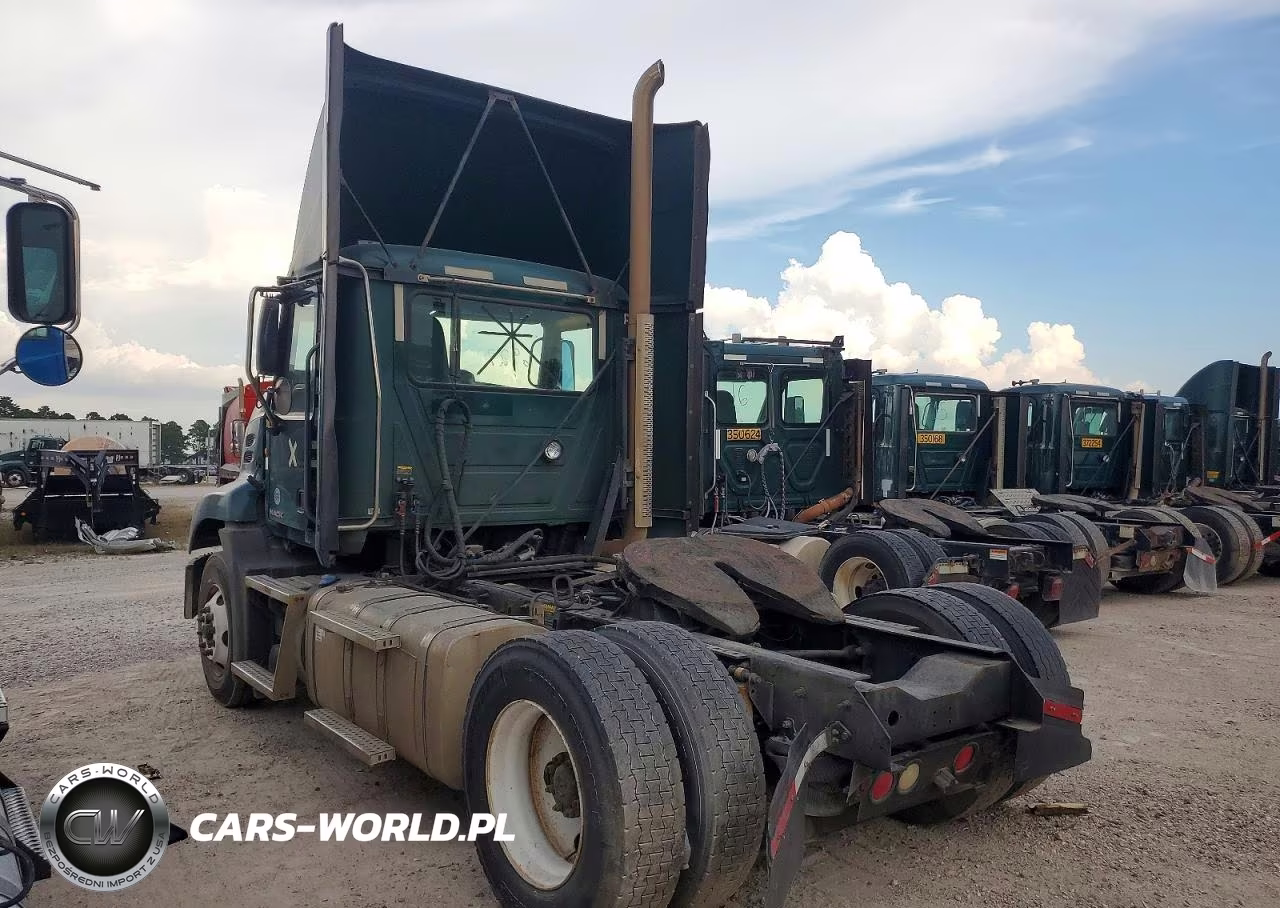 2015 Mack Cxu612 Semi Truck VIN:1M1AW01X7FM006927 - 3