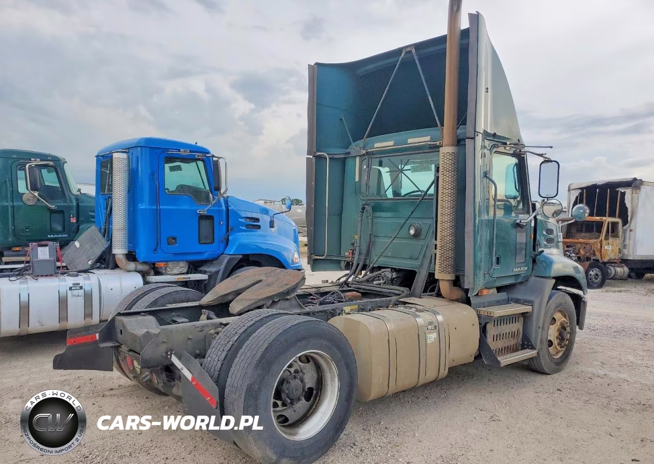 2015 Mack Cxu612 Semi Truck VIN:1M1AW01X7FM006927 - 4