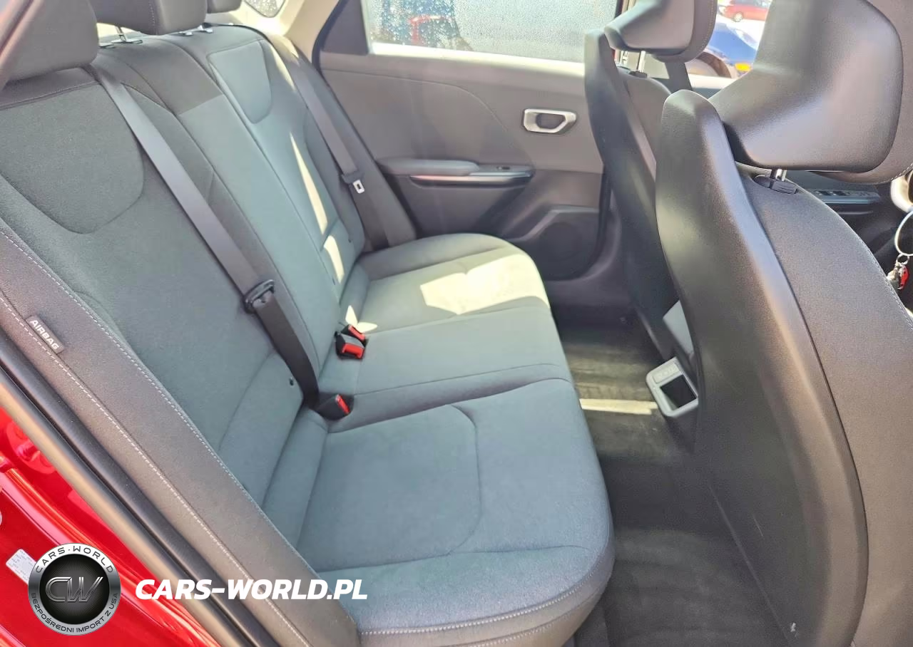 2025 Kia K4 Lxs VIN:3KPFT4DE1SE233801 - 10