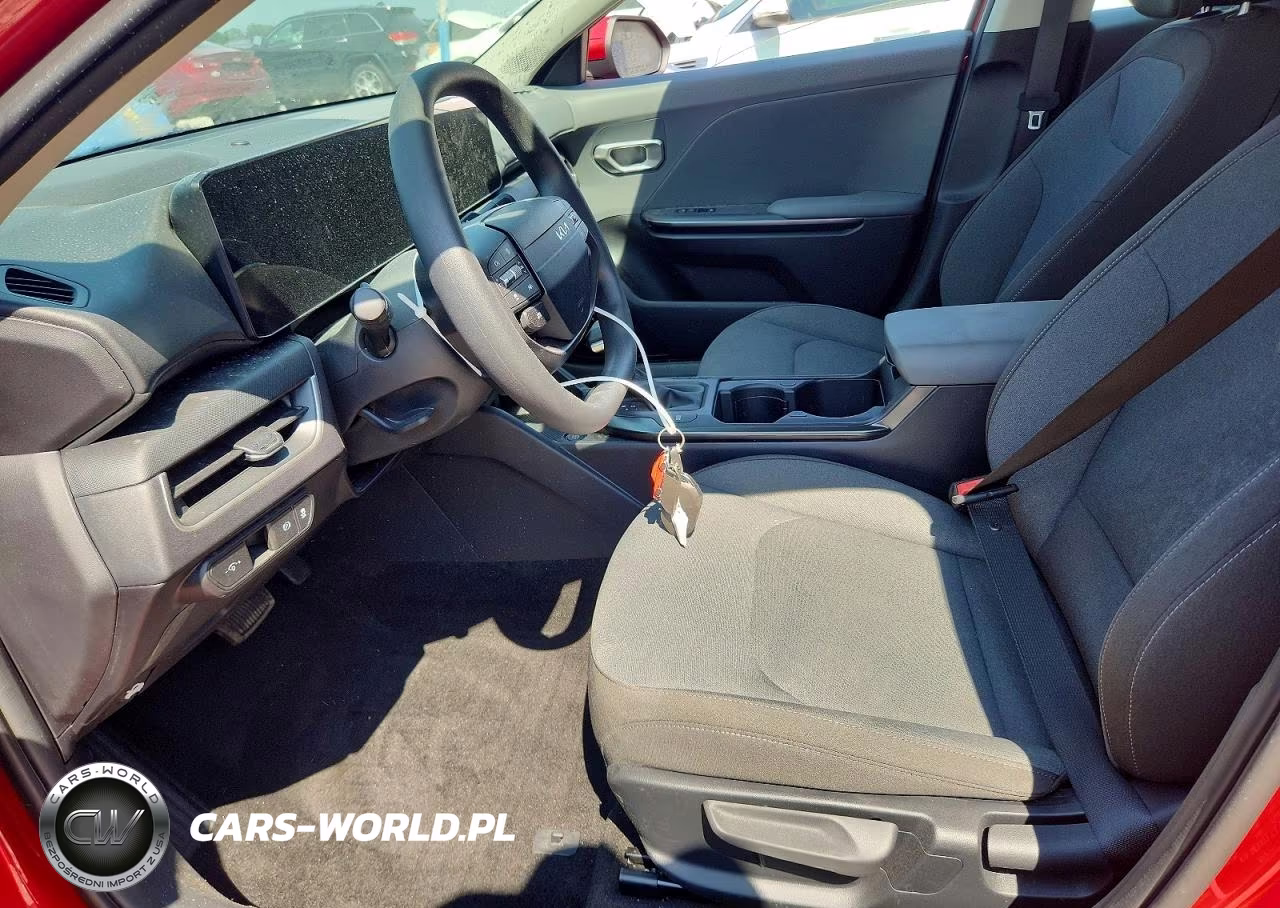 2025 Kia K4 Lxs VIN:3KPFT4DE1SE233801 - 7