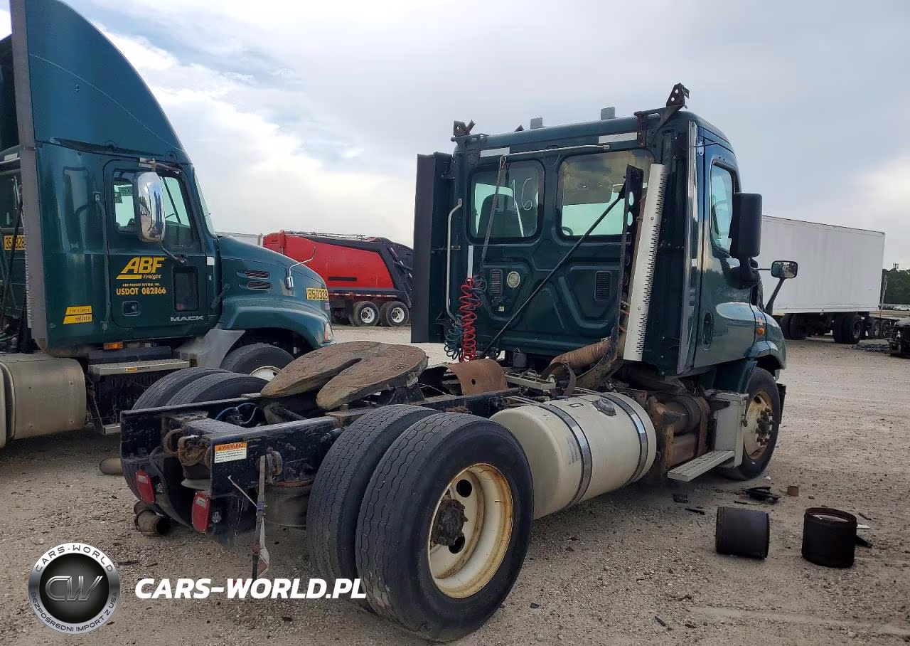 2016 Freightliner Cascadia 113 Semi Truck VIN:3AKBGADV9GDHE0204 - 4