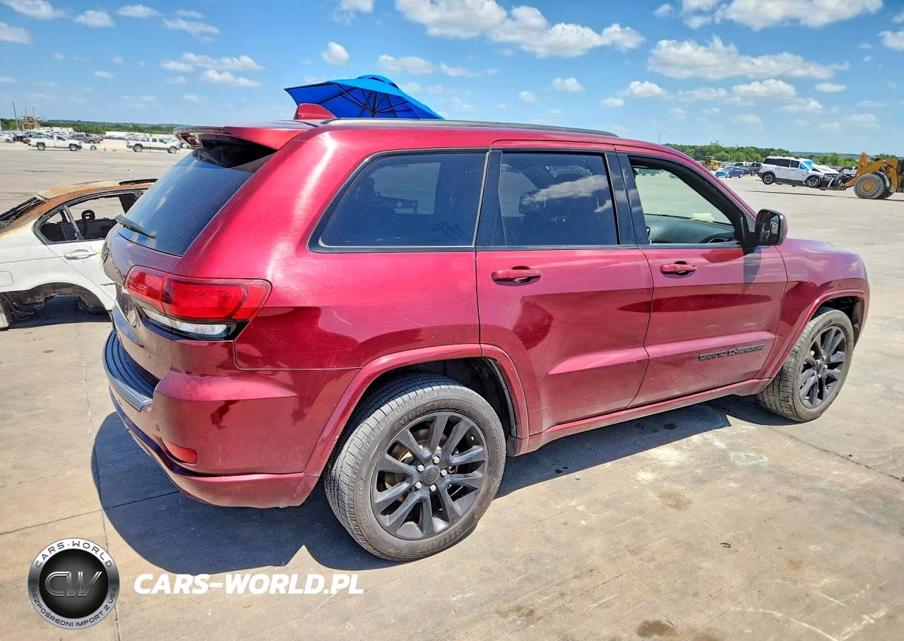 2020 Jeep Grand Cherokee Laredo VIN:1C4RJEAG5LC123230 - 3