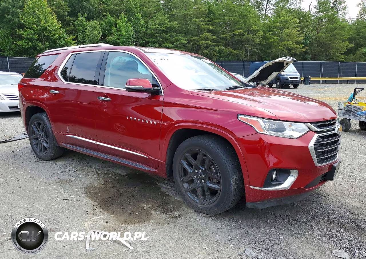 2019 Chevrolet Traverse Premier VIN:1GNEVKKW6KJ300795 - 4