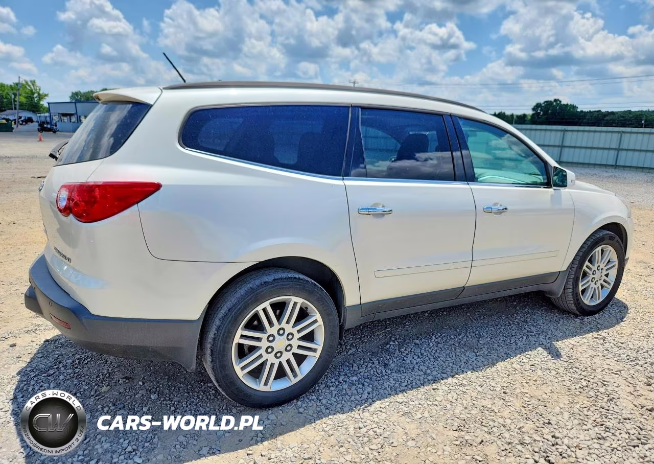 2011 Chevrolet Traverse Lt VIN:1GNKRGED0BJ258641 - 3