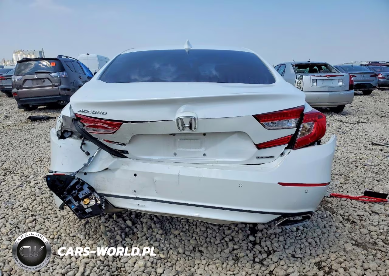 2018 Honda Accord Touring VIN:1HGCV1F99JA175743 - 6
