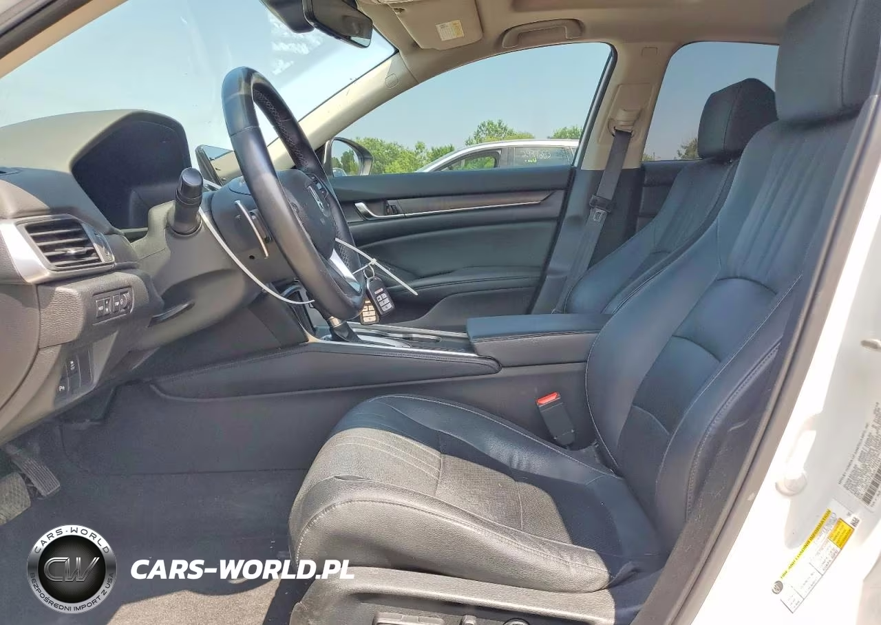 2018 Honda Accord Touring VIN:1HGCV1F99JA175743 - 7