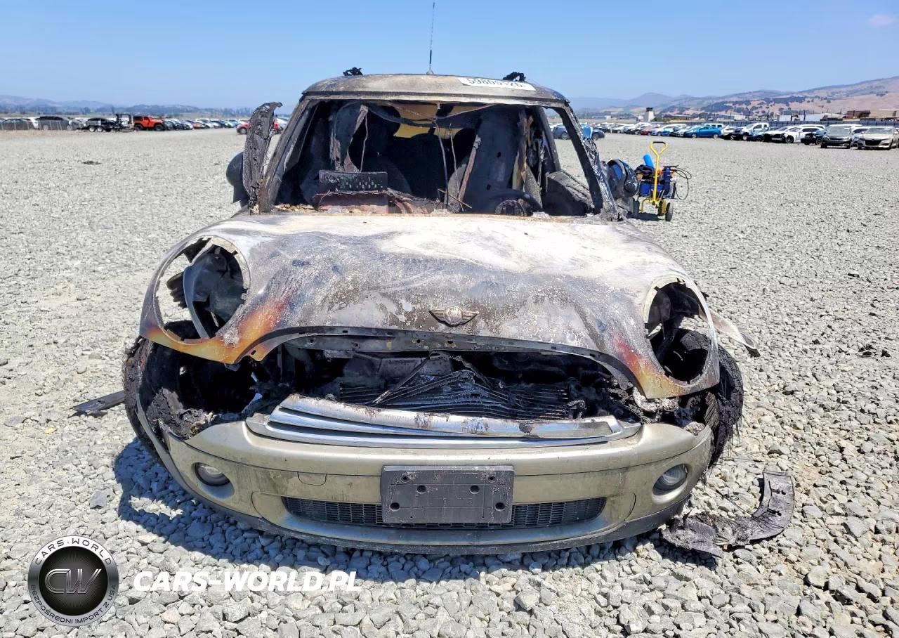 2008 Mini Cooper VIN:WMWMF33538TT61917 - 5