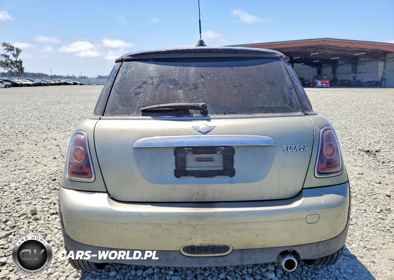 2008 Mini Cooper VIN:WMWMF33538TT61917 - 6
