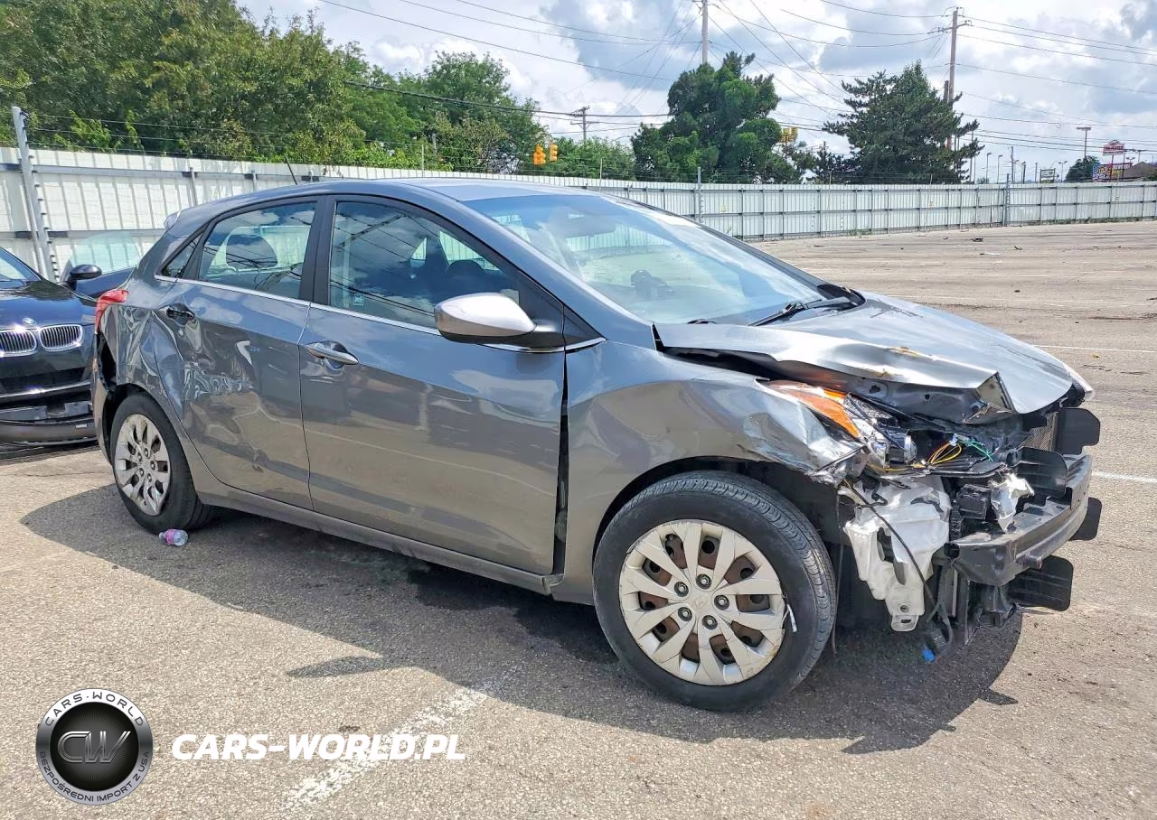 2016 Hyundai Elantra Gt Base VIN:KMHD35LH2GU333032 - 4