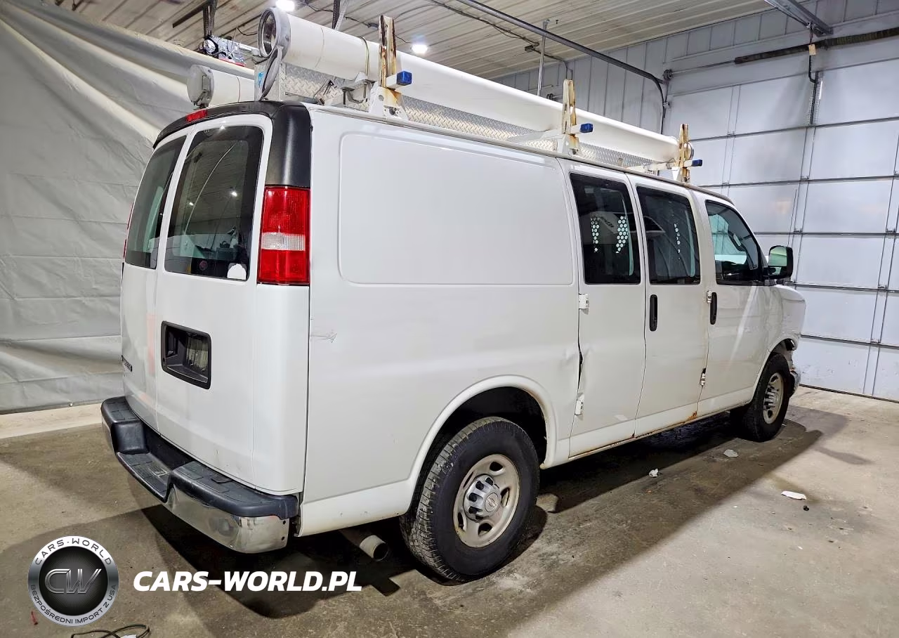2017 Chevrolet Express G2500 VIN:1GCWGAFF0H1339015 - 3
