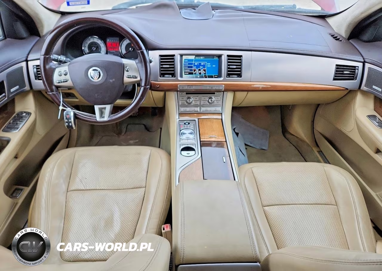 2010 Jaguar Xf Supercharged VIN:SAJWA0HEXAMR77701 - 8
