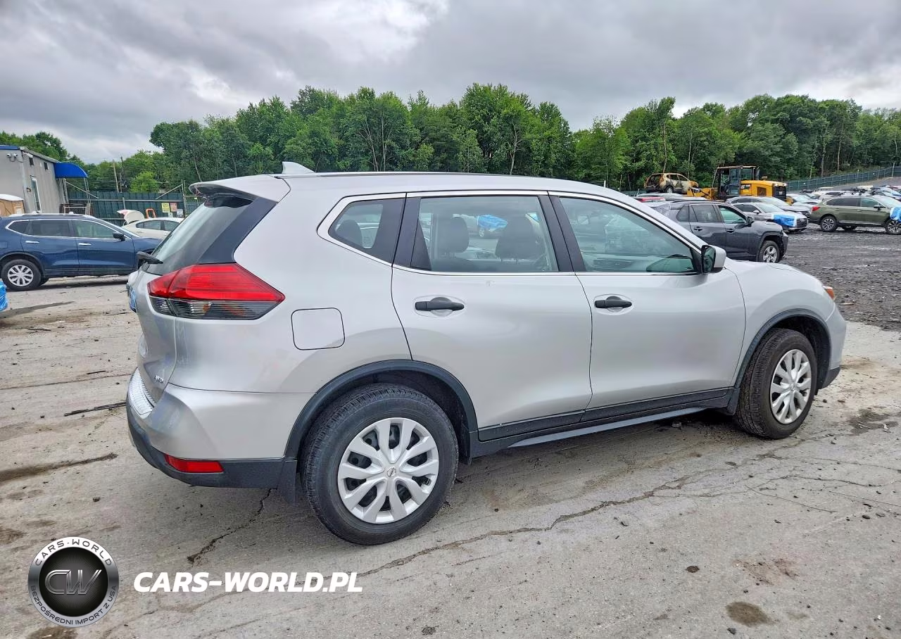 2017 Nissan Rogue S VIN:JN8AT2MV2HW252326 - 3