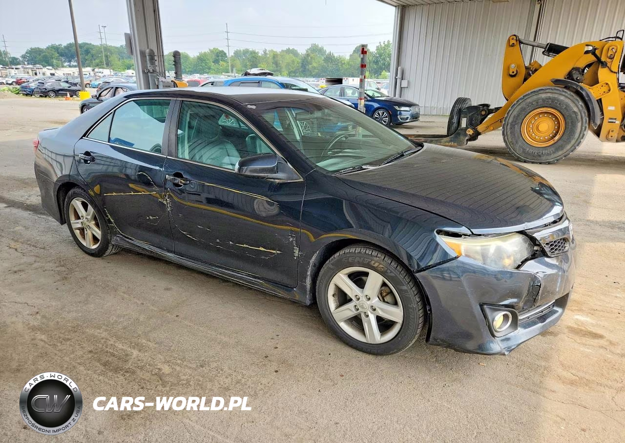 2014 Toyota Camry Se VIN:4T1BF1FK5EU383581 - 4