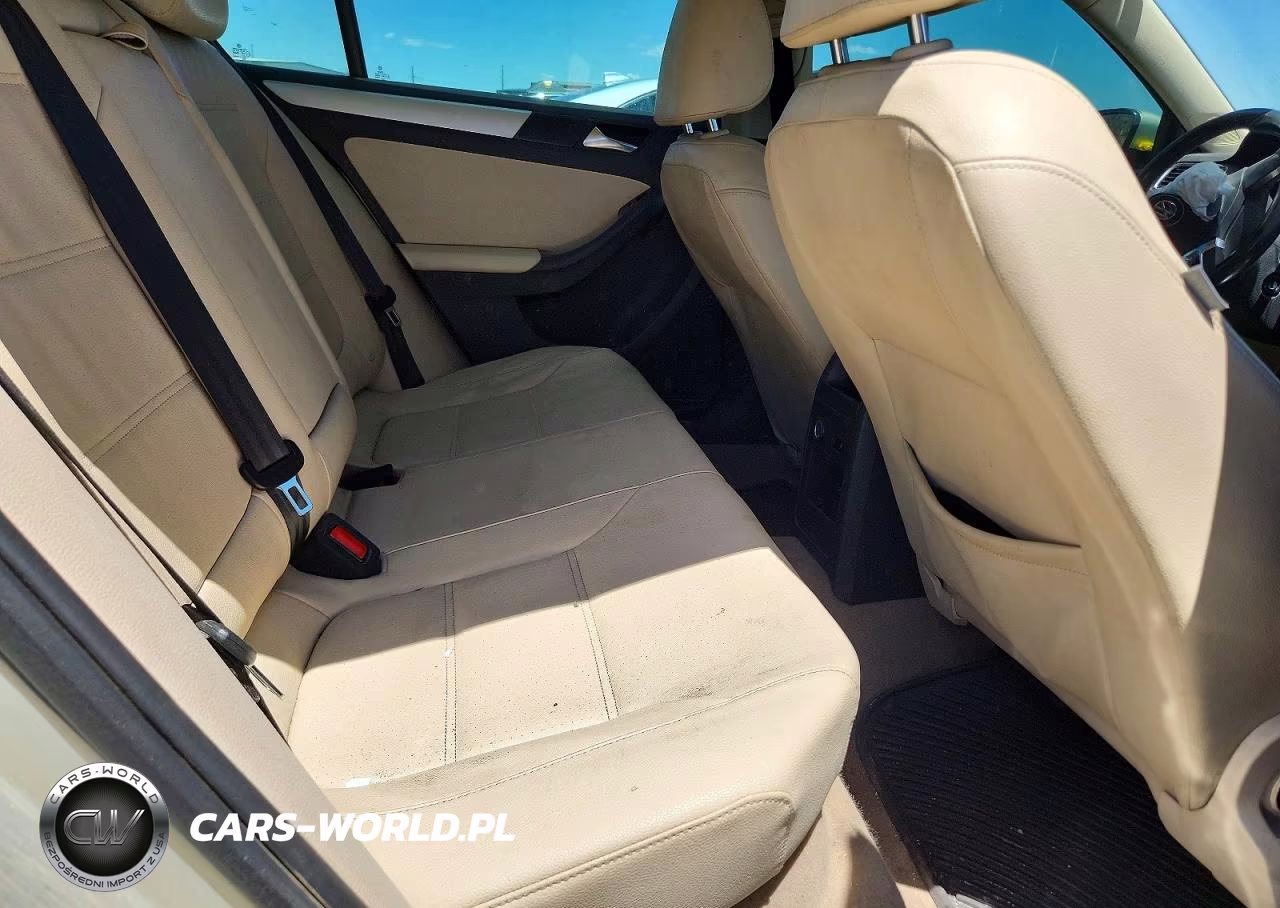 2012 Volkswagen Jetta VIN:3VWLL7AJ7CM004212 - 10