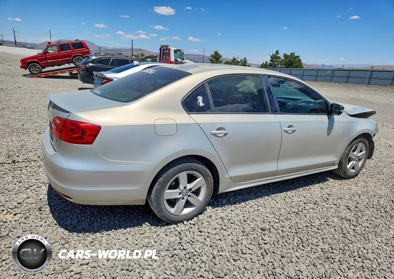 2012 Volkswagen Jetta VIN:3VWLL7AJ7CM004212 - 3