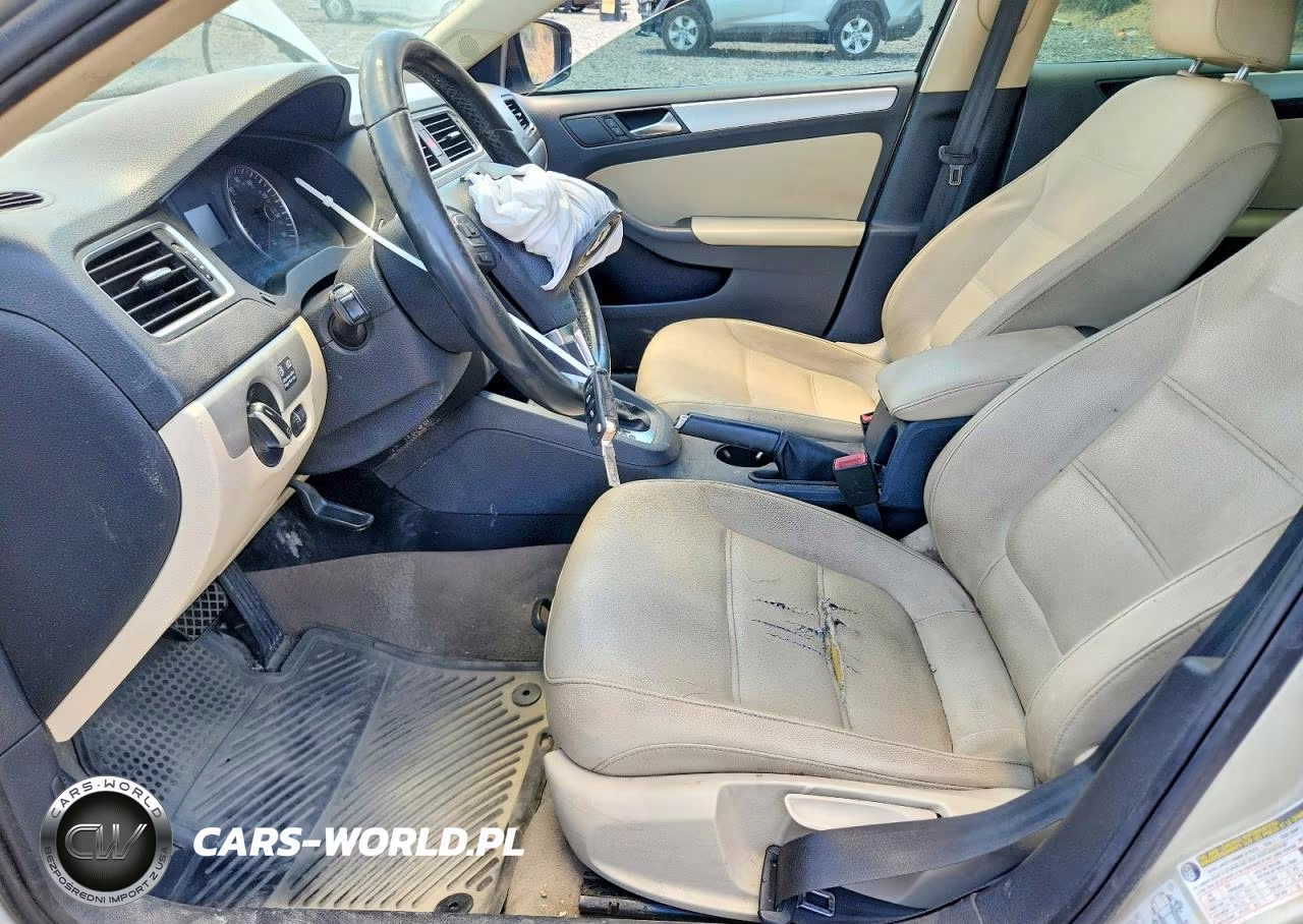 2012 Volkswagen Jetta VIN:3VWLL7AJ7CM004212 - 7